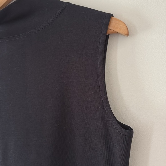Misook Knit High V-Neck 1/4 Zip Sleeveless Top Black Size S - Picture 8 of 11